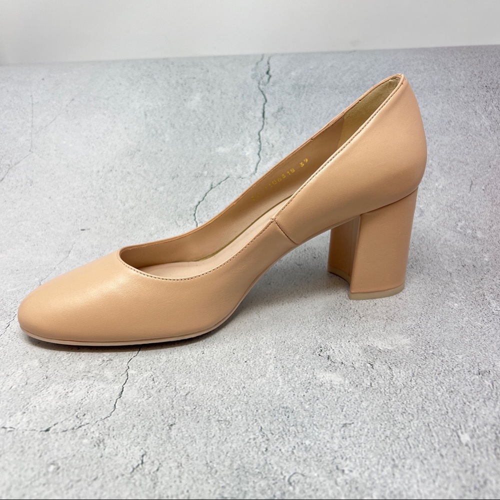 Lodi NWOT Nude Block Heeled Pumps.